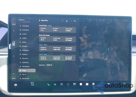 2023 Tesla Model X Dual Motor All-Wheel Drive/Standard Range z USA, uszkodzony, nr VIN 7SAXCDE5XPF381341